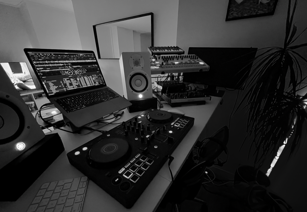 Setup DJ — platines et contrôleur